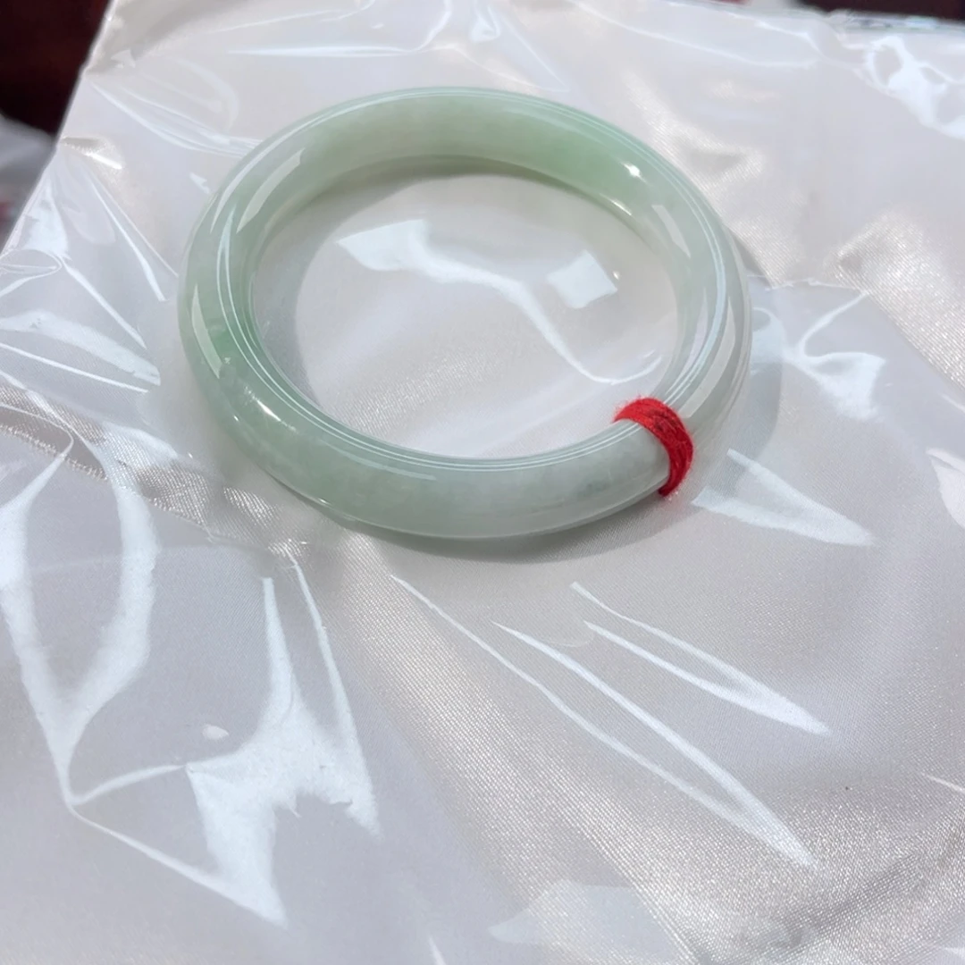 翡翠未镶嵌手镯59.5圆无大纹裂48小时鉴赏内圈一处石筋微棉淡底