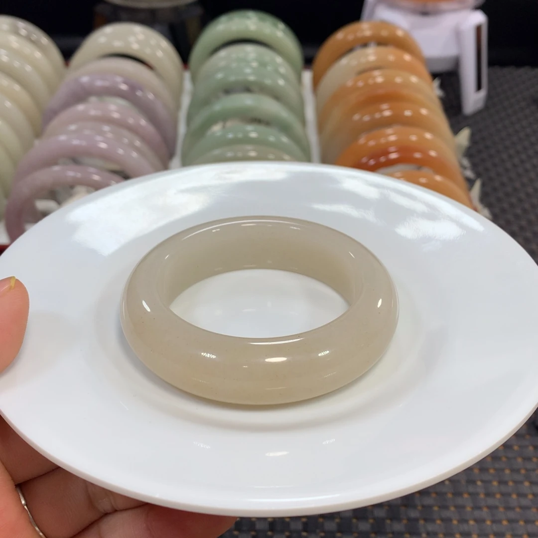 石英质玉（佘太翠）未镶嵌手镯51.9猪油膏8号