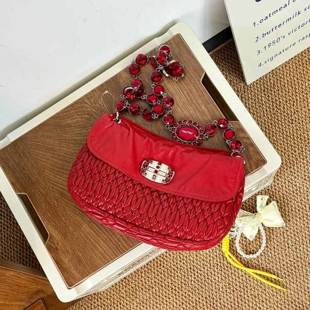 95新 MIU MIU/缪缪 红色彩宝褶皱元宝/CC