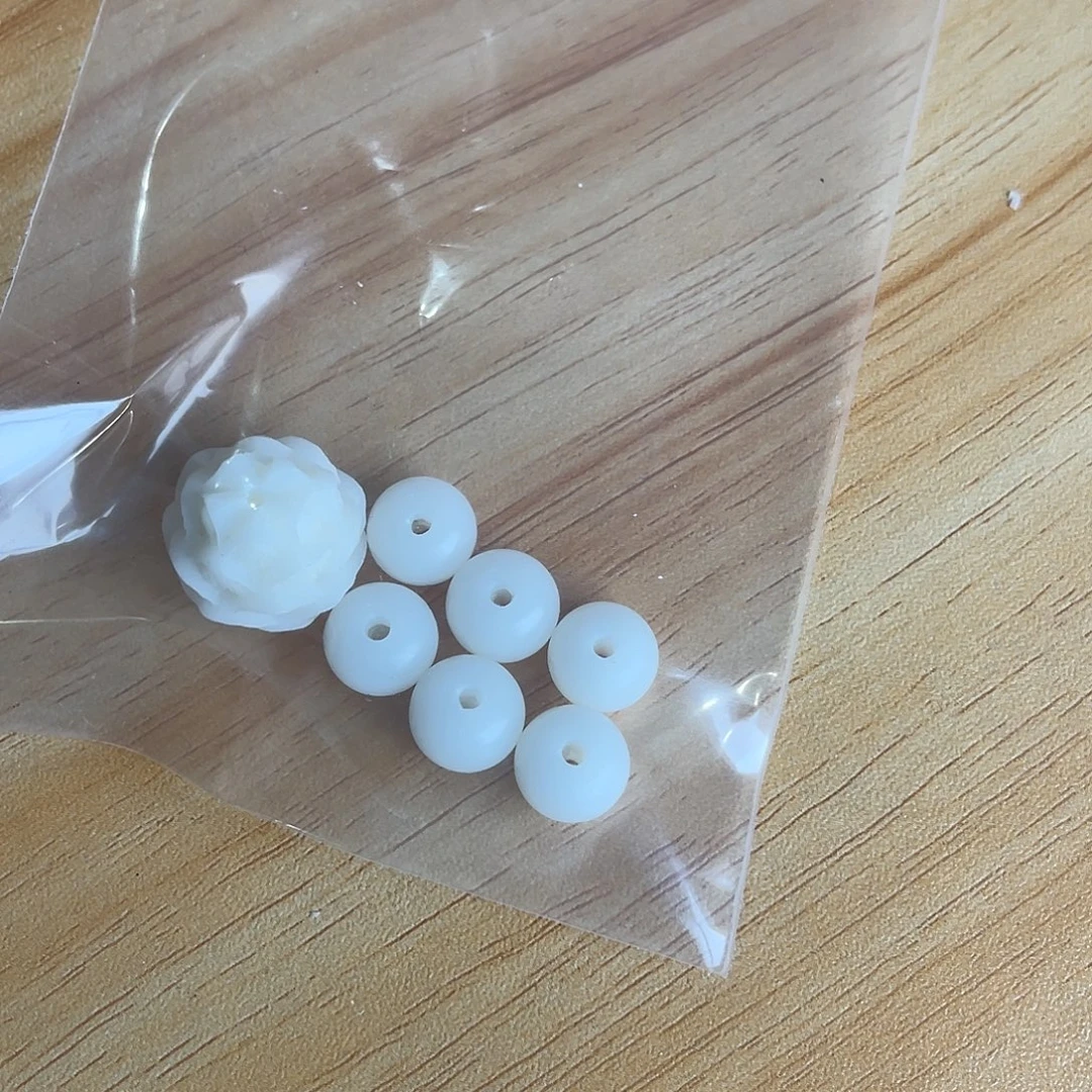 z***g香榧木两个莲花，12颗小珠子