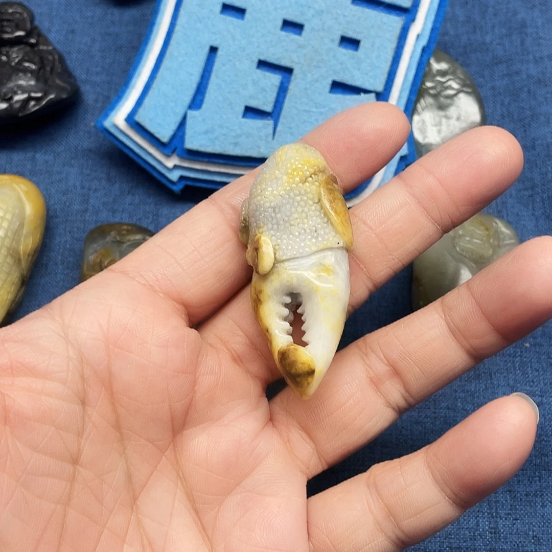 嘉***修和田玉未镶嵌颈饰