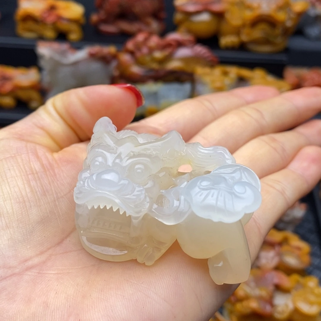 石英质玉（黄龙玉）未镶嵌颈饰