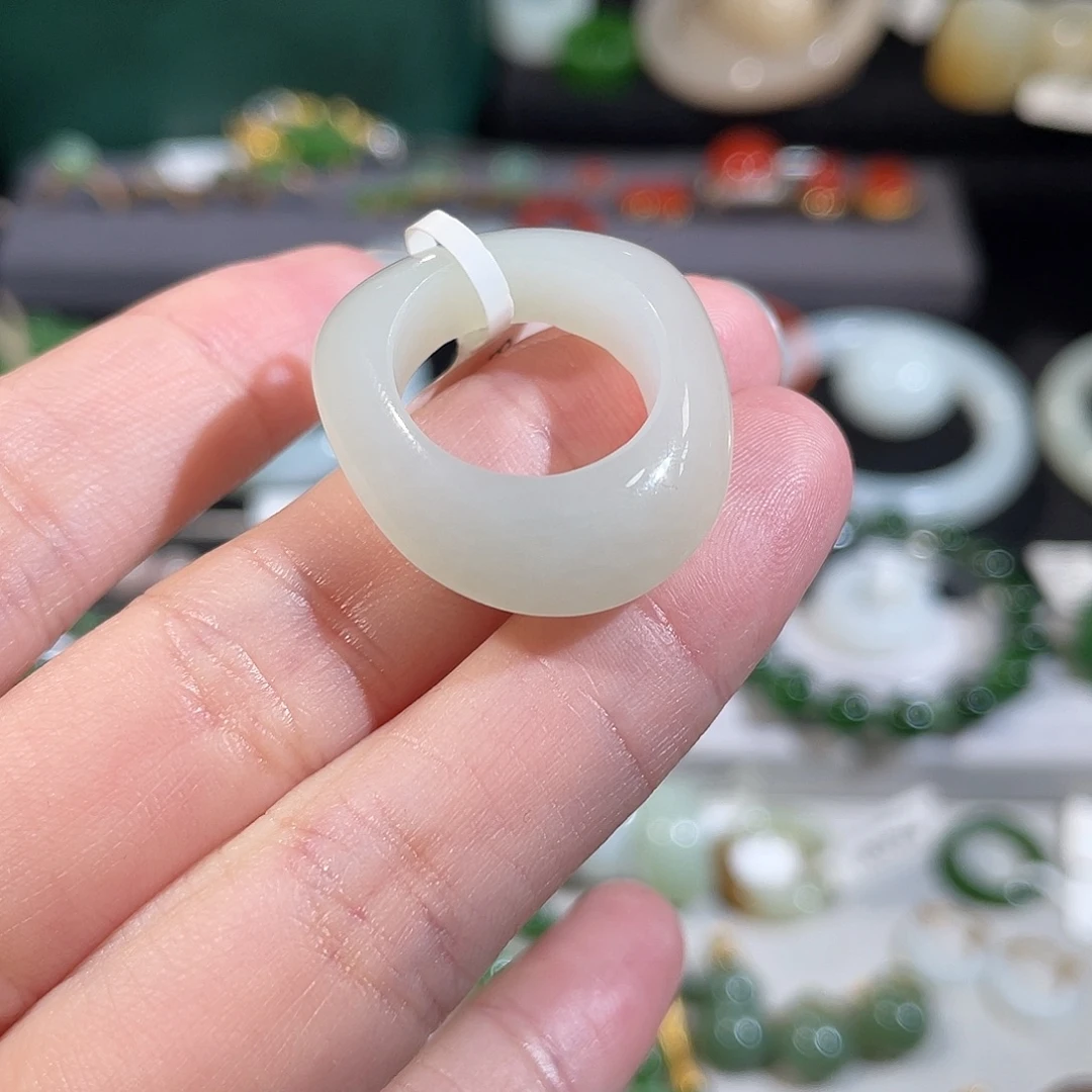 和田玉（青白玉）未镶嵌戒指