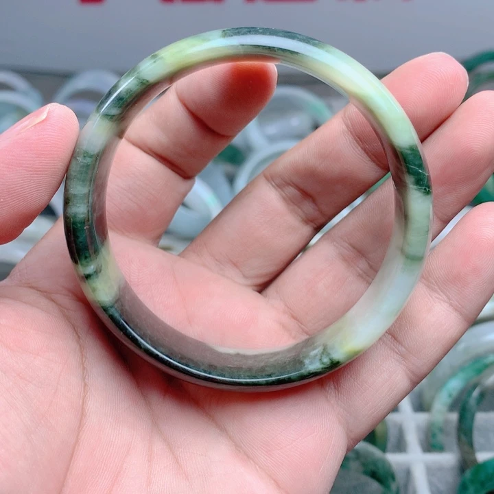 独山玉未镶嵌手镯63
