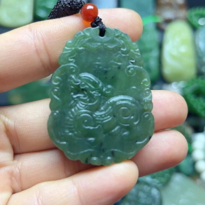 颈饰未镶嵌和田玉