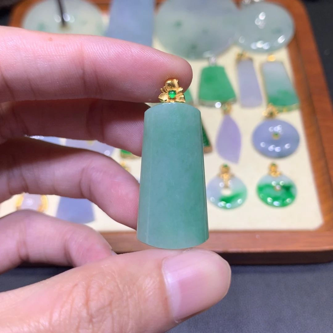 吊坠(不含链)18K金镶嵌翡翠
