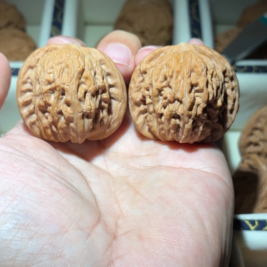 文玩核桃把件39尺全品红皮细纹山地磨