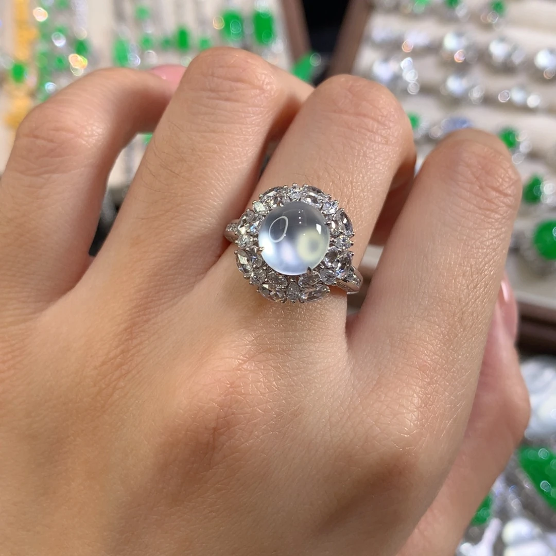 颖***翡翠18K金镶嵌颈饰蛋面戒指