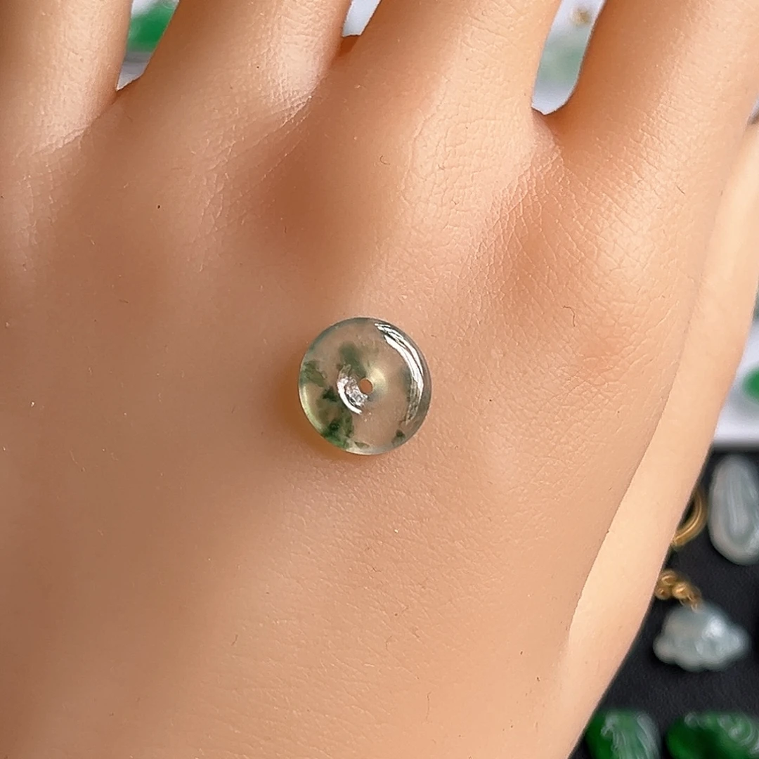 翡翠未镶嵌颈饰福利