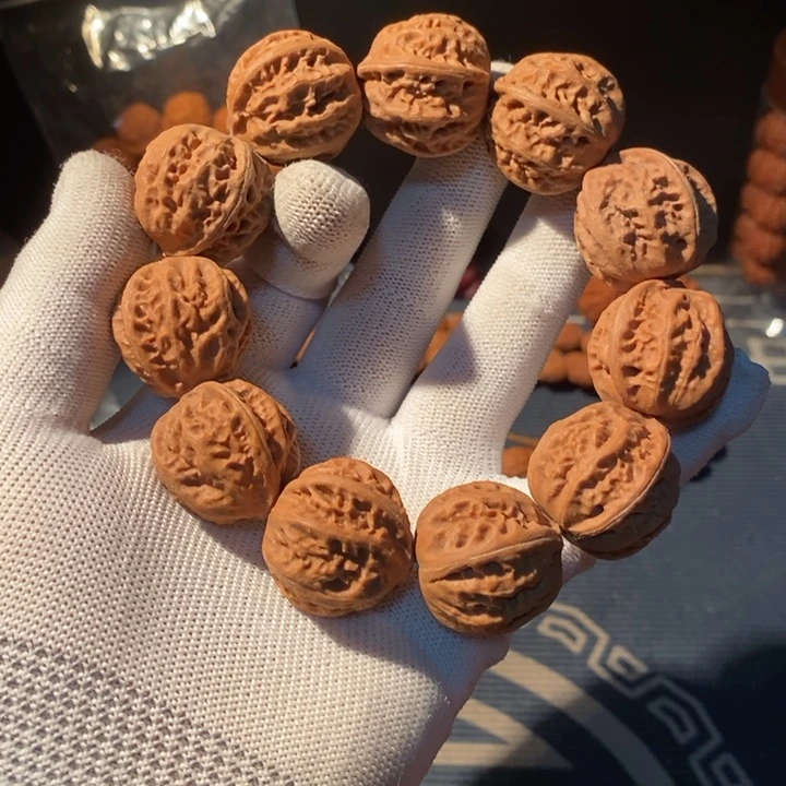 文玩核桃手串……21