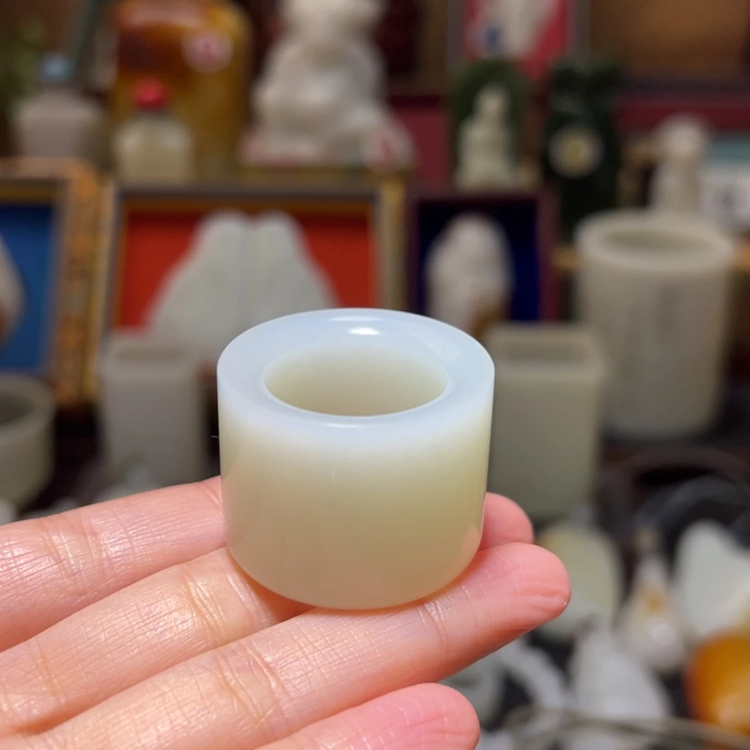 燕***客和田玉未镶嵌挂件