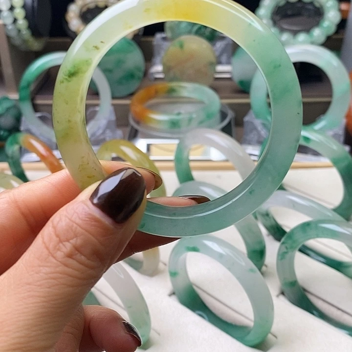 石英质玉（非洲翠）未镶嵌手镯