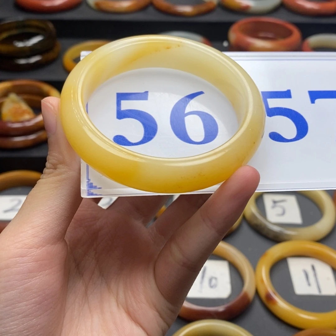 石英质玉（黄龙玉）手镯未镶嵌