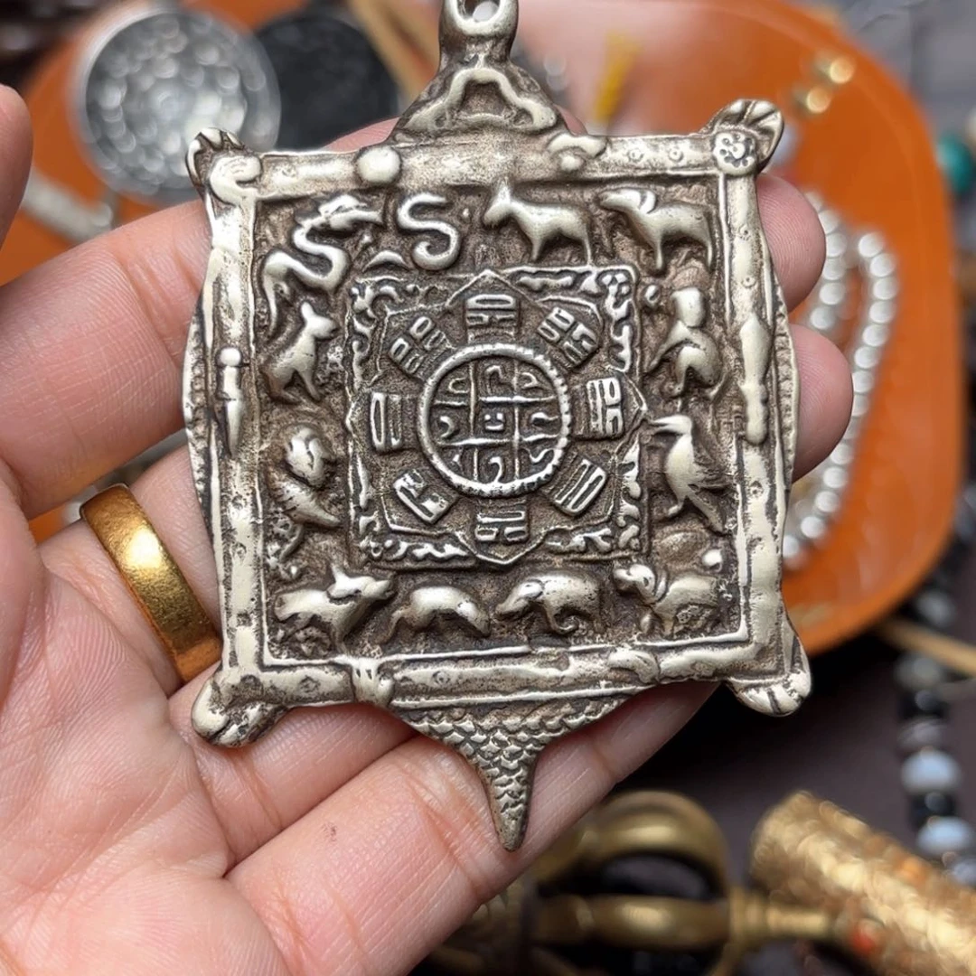 铜星月菩提吊坠项链