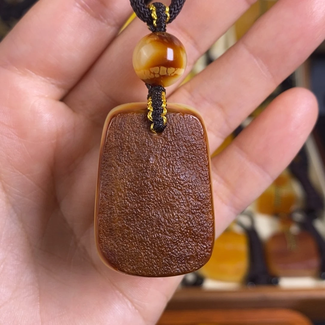 蜜蜡裸石未镶嵌怀****人大漠