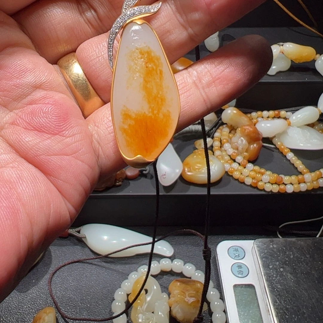 和田玉未镶嵌颈饰