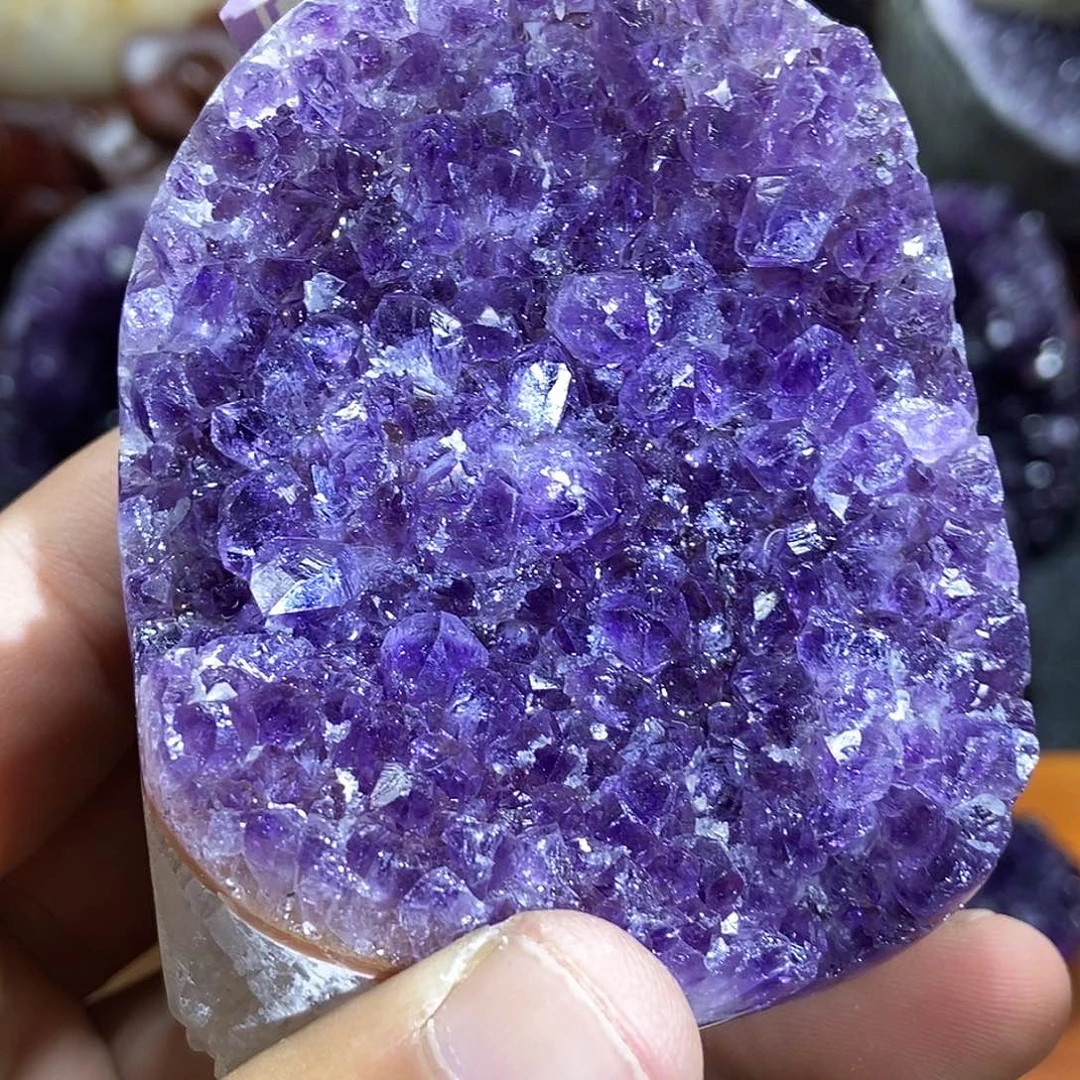 紫晶未镶嵌大型摆件（非配饰）