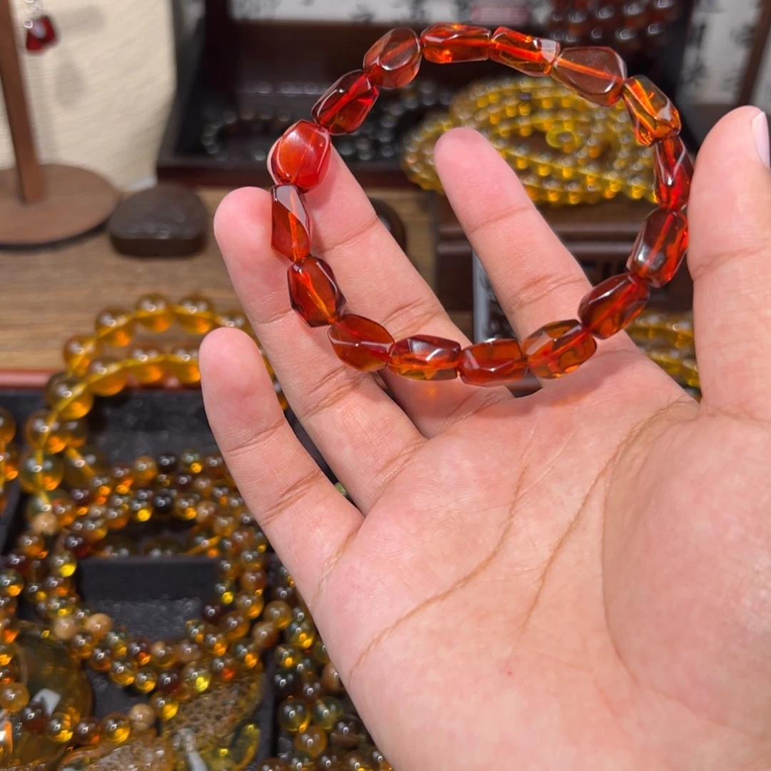 琥珀未镶嵌颈饰8.9克血珀随形手串