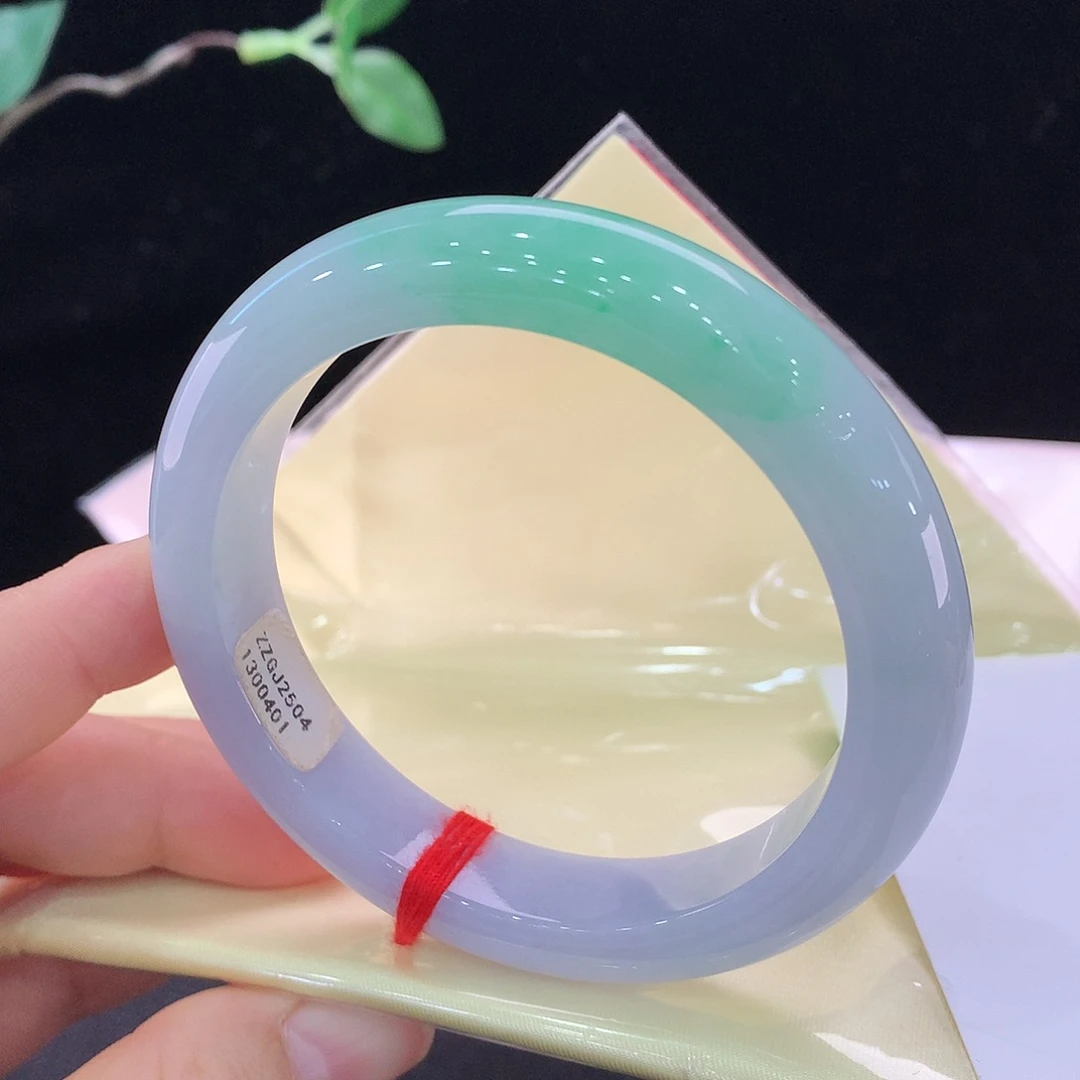 翡翠未镶嵌手镯0401