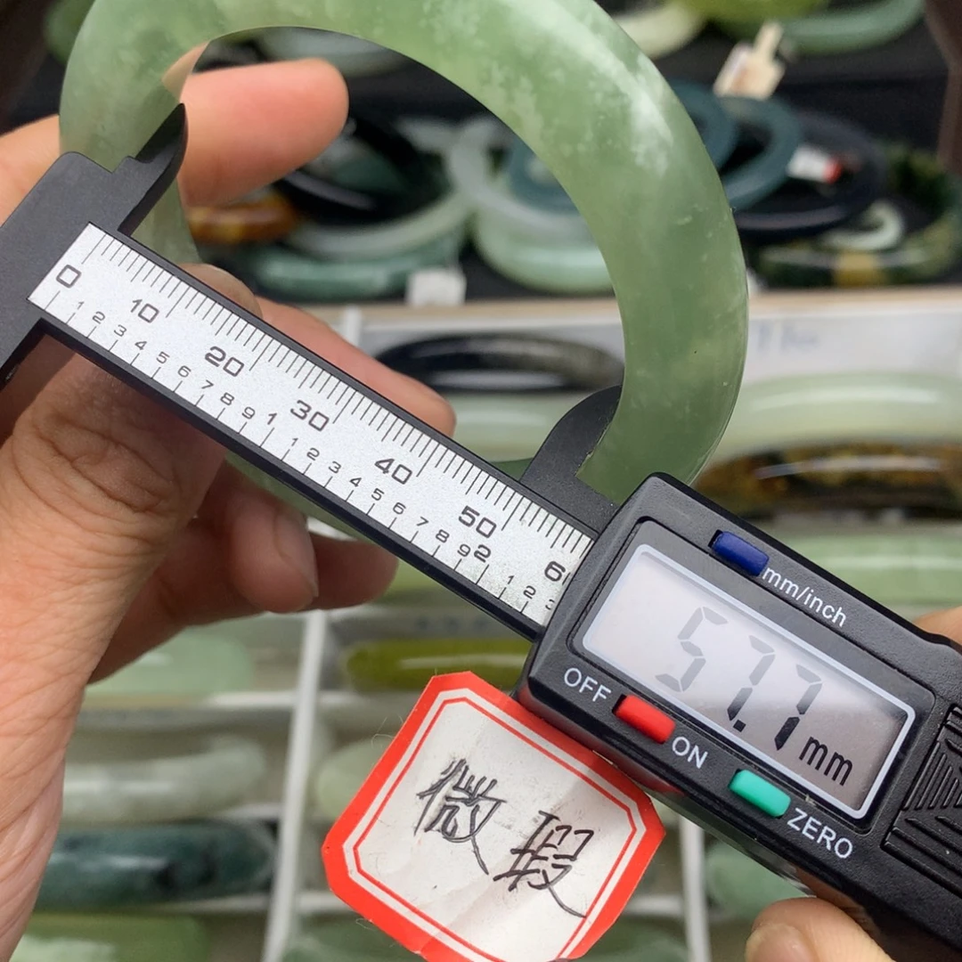 蛇纹石玉未镶嵌手镯710