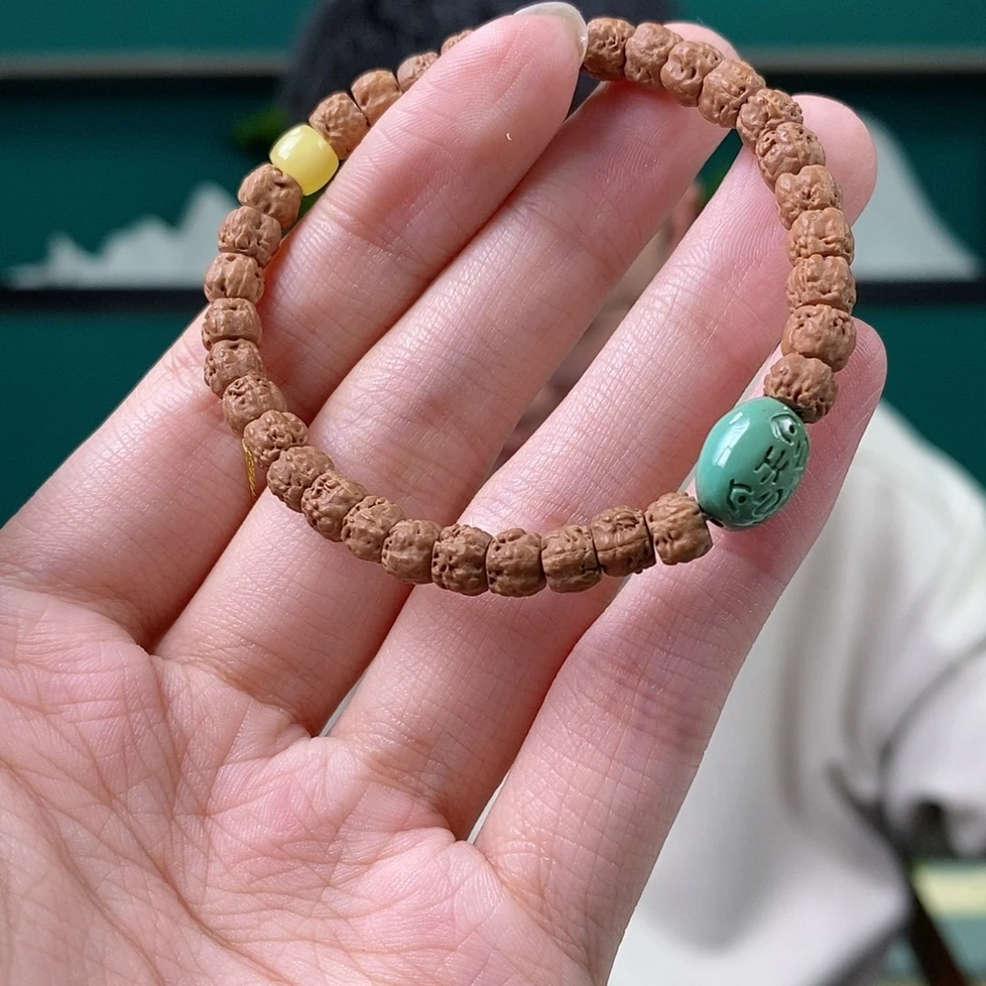 猴头核桃吊坠原创设计