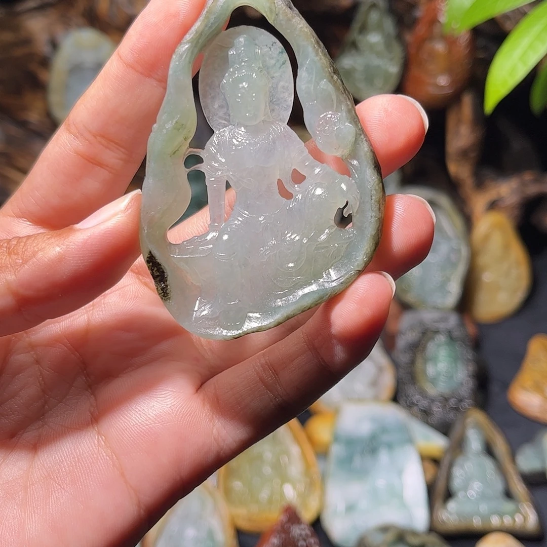 大***田定制翡翠未镶嵌观音