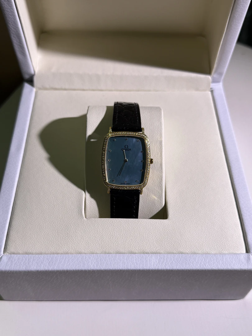 95新 Omega/欧米茄 石英腕表/后镶钻/0296/yy