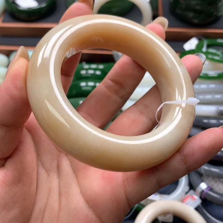 【闪购商品】未镶嵌手镯和田玉