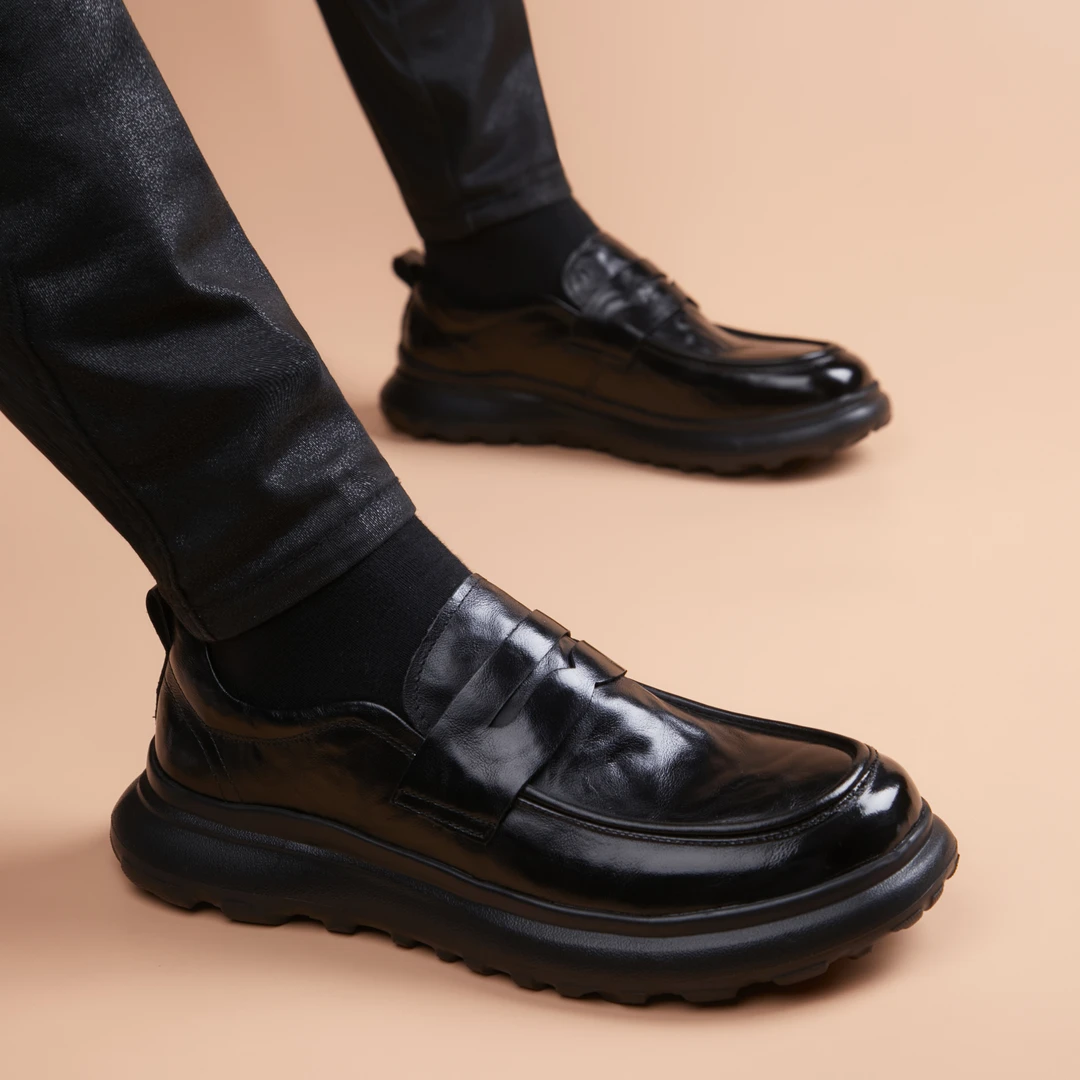 厚底套脚休闲圆头纯色休闲皮鞋英伦风商务潮鞋黑色百搭一脚蹬男鞋