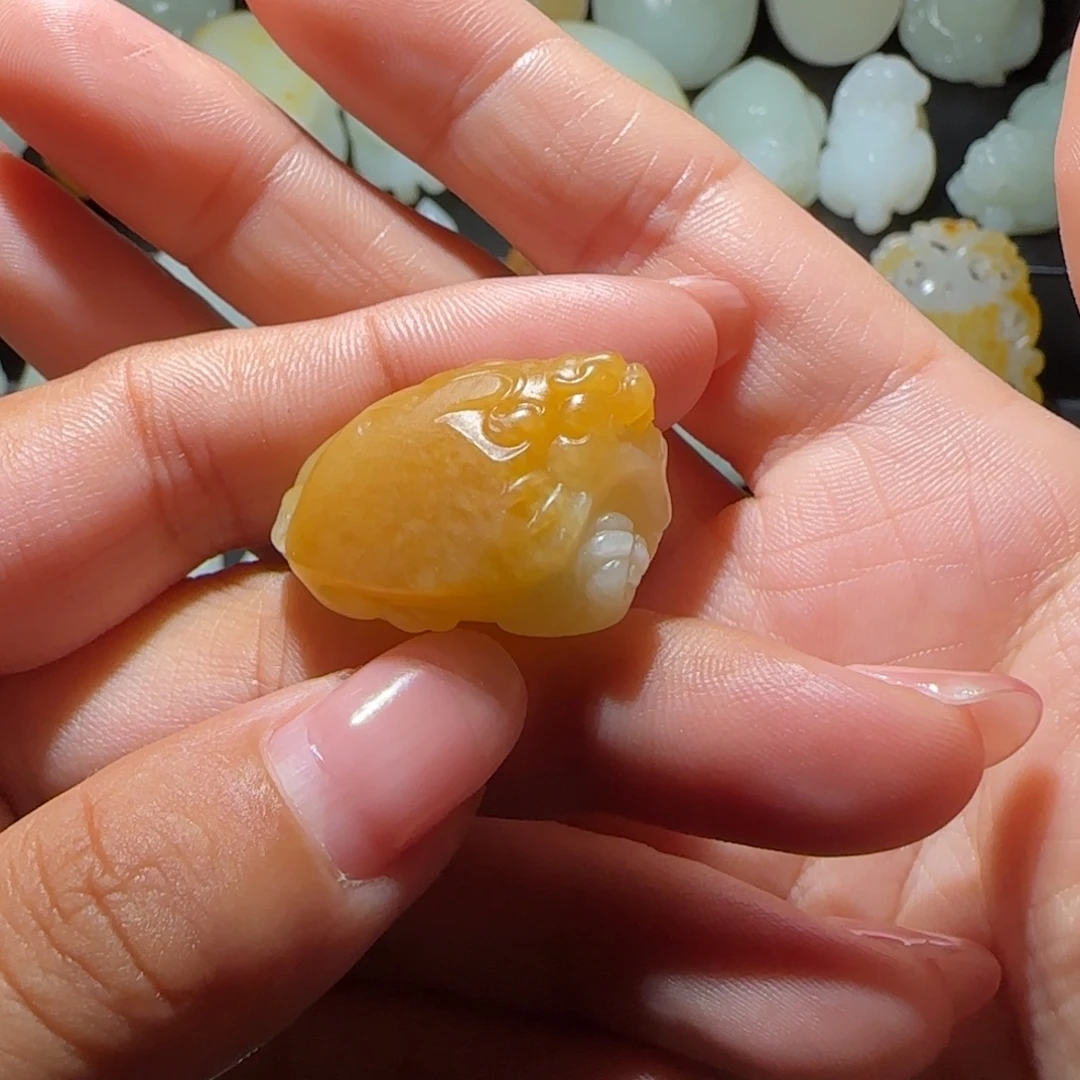 简***吃和田玉未镶嵌颈饰