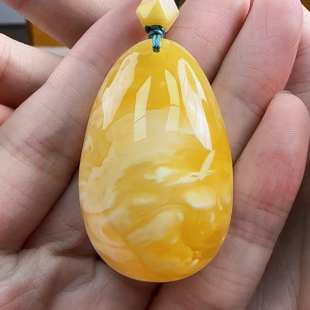 未镶嵌琥珀珠宝奇石