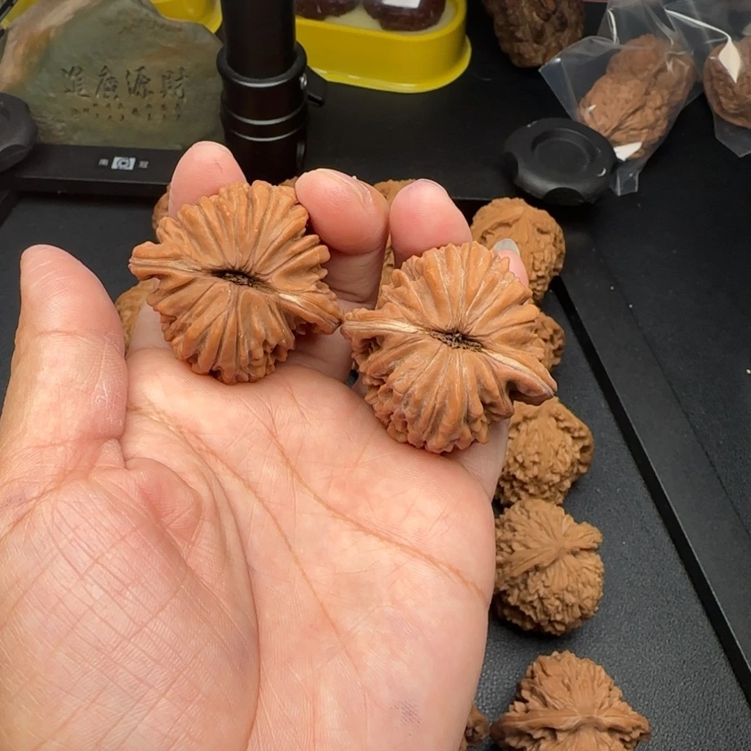 42水尖四座楼文玩核桃