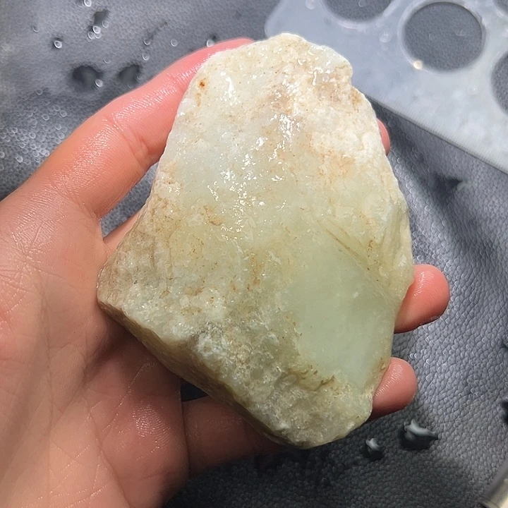 和田玉（糖玉）未镶嵌珠宝奇石