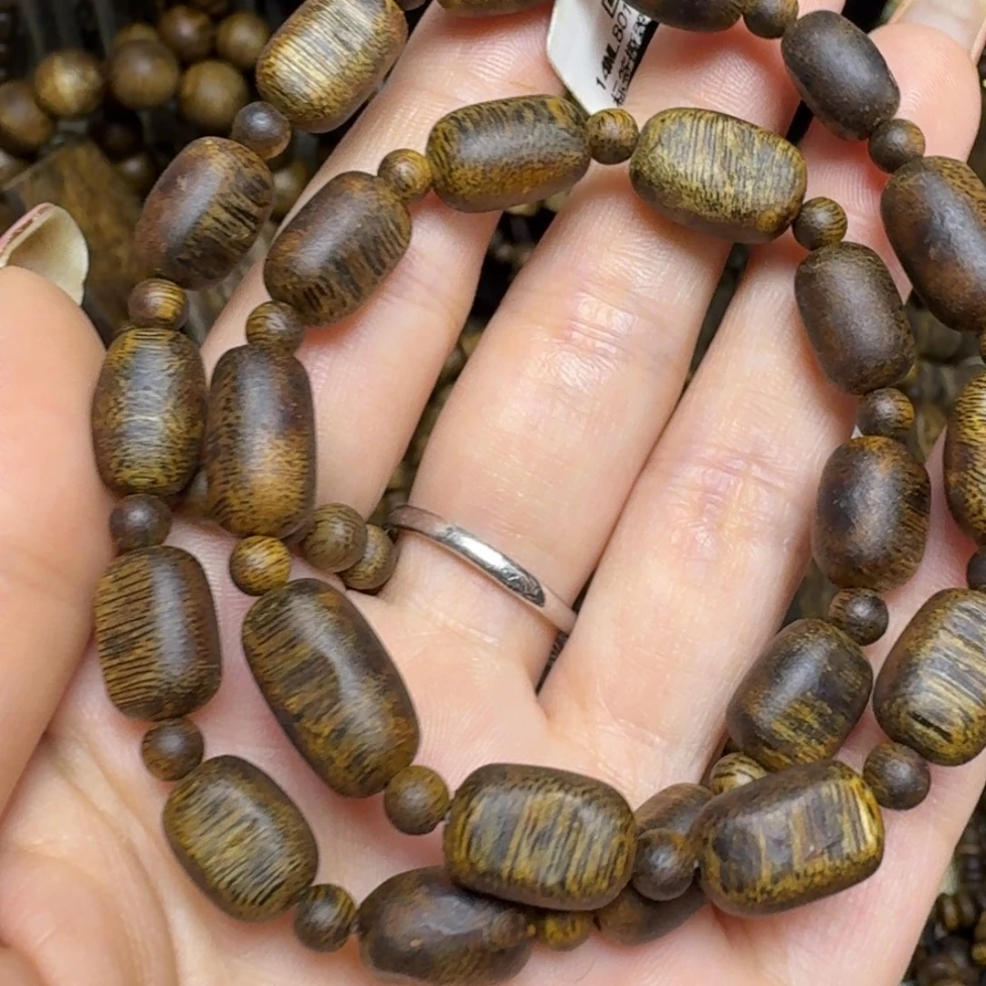 沉香手串留疤汝湖卡8-10克多样性发货一条