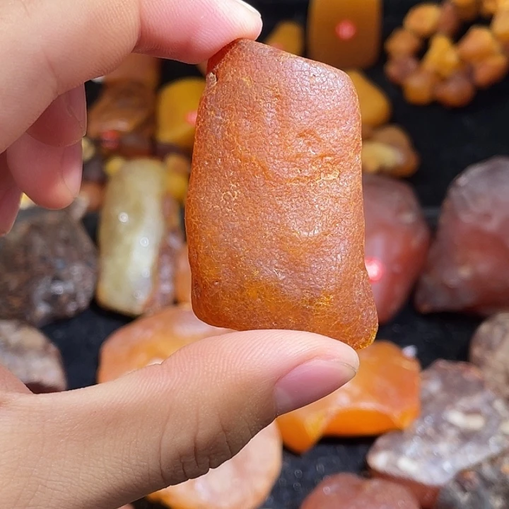 琥珀未镶嵌珠宝奇石