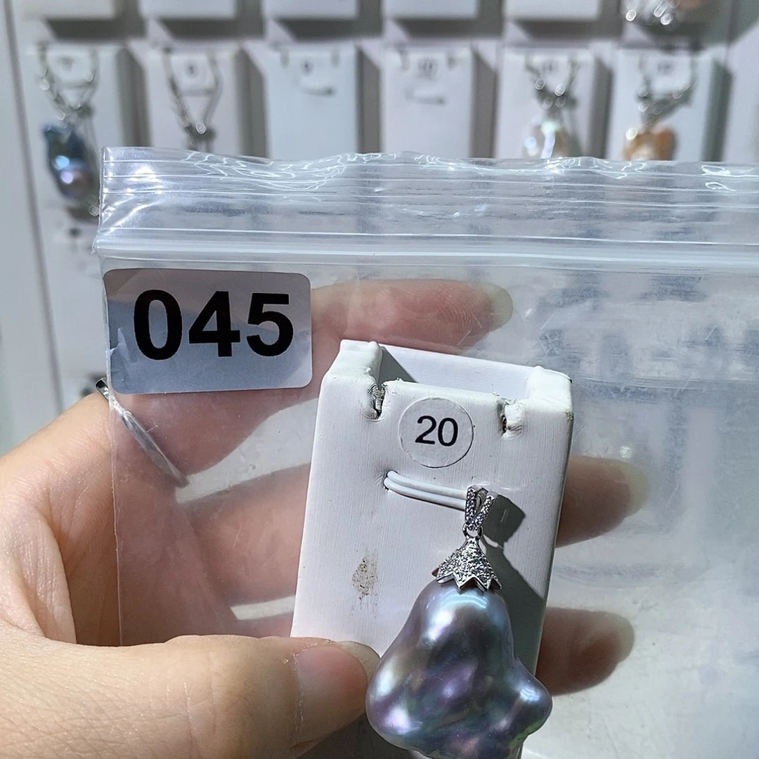 淡水珍珠合金颈饰晓*
