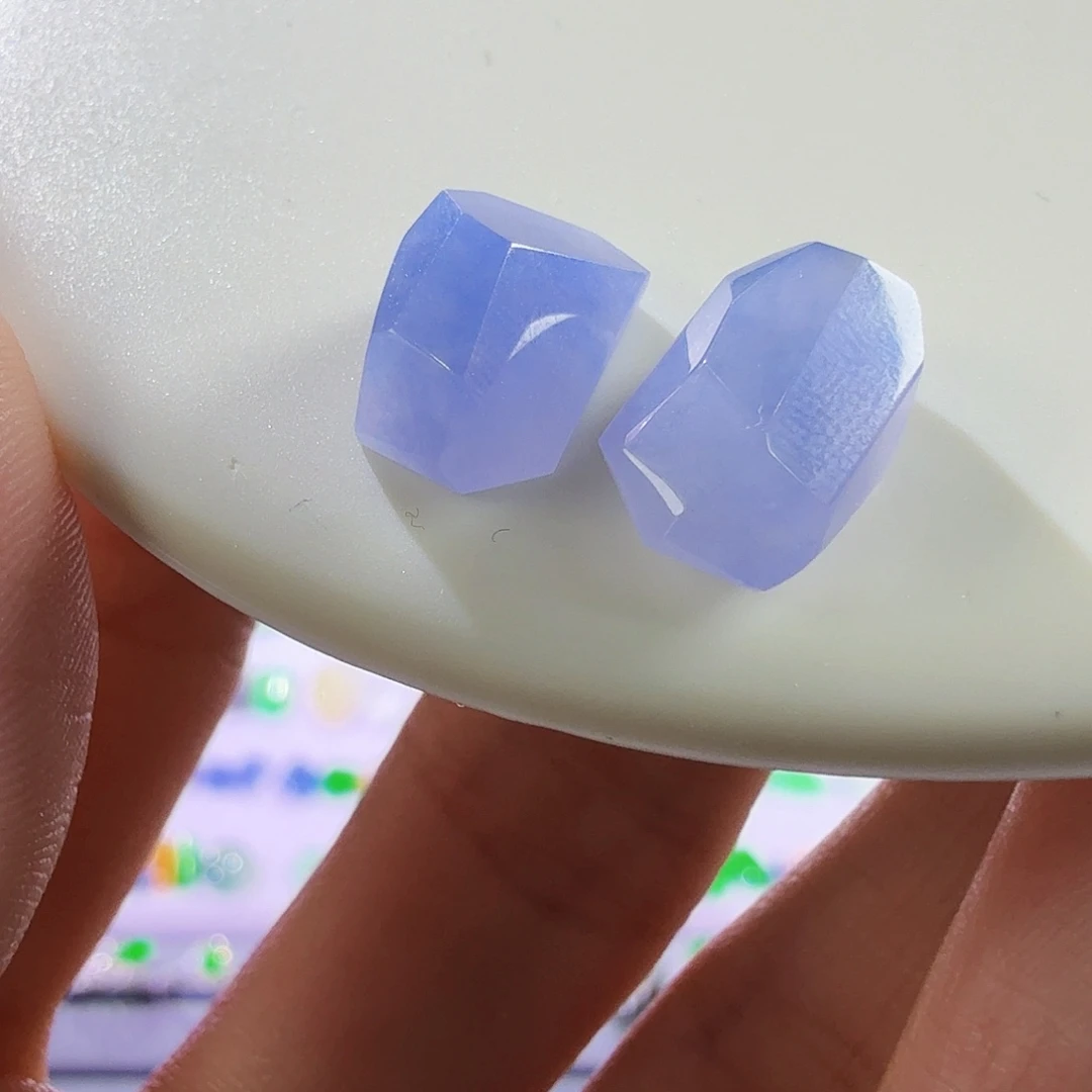 翡翠未镶嵌颈饰裸石