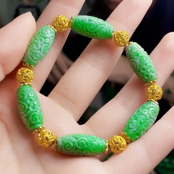 翡翠未镶嵌颈饰多样性