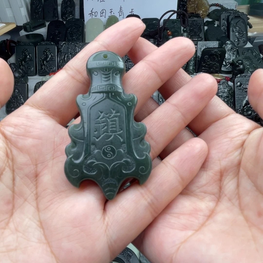 颈饰未镶嵌和田玉