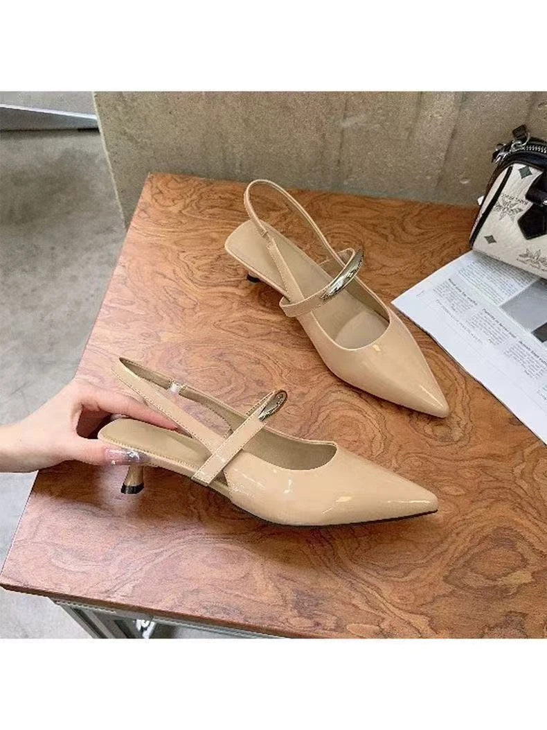 【小银条】品牌补贴一字带高跟鞋女2025夏季低跟漆皮后空女凉鞋