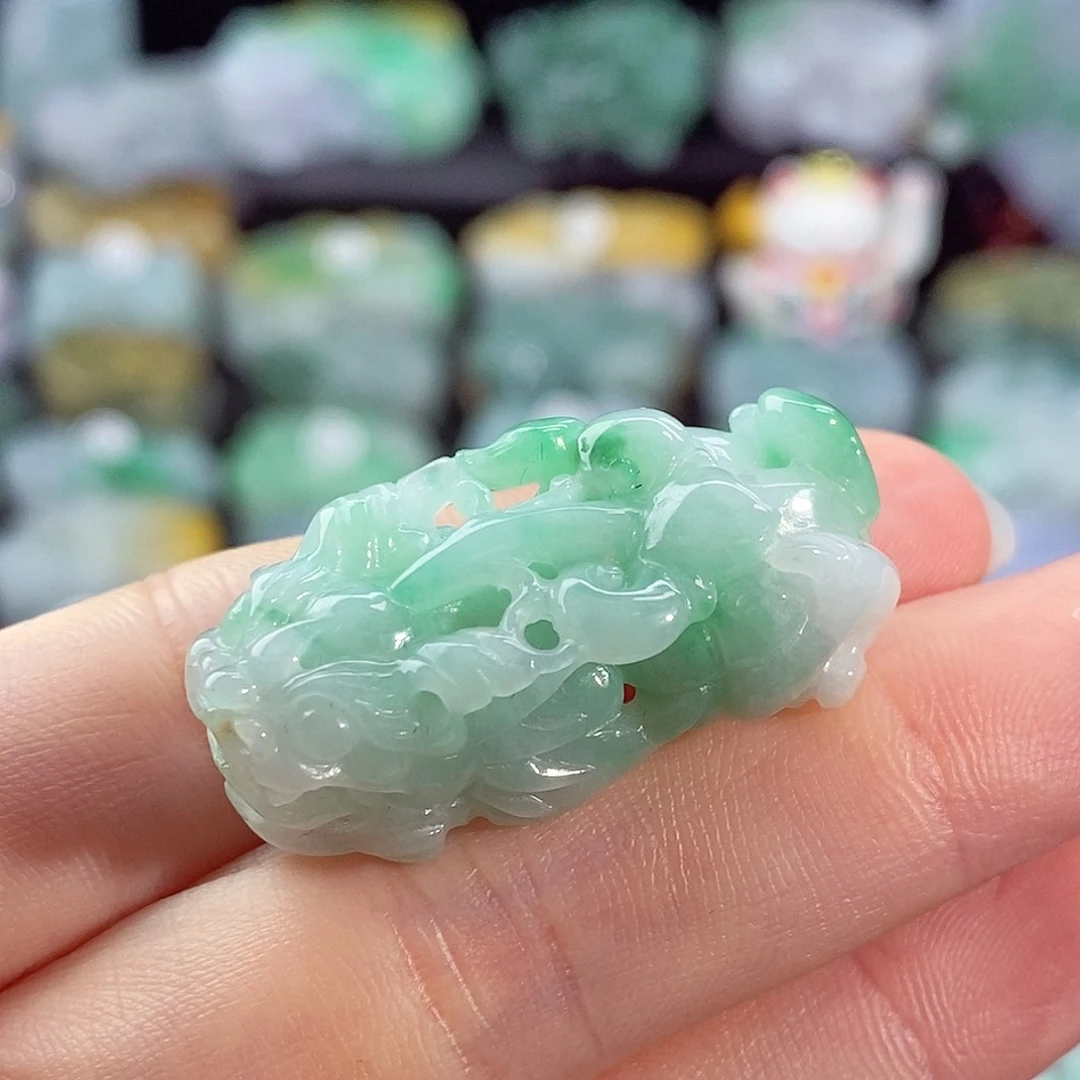 颈饰未镶嵌翡翠天然