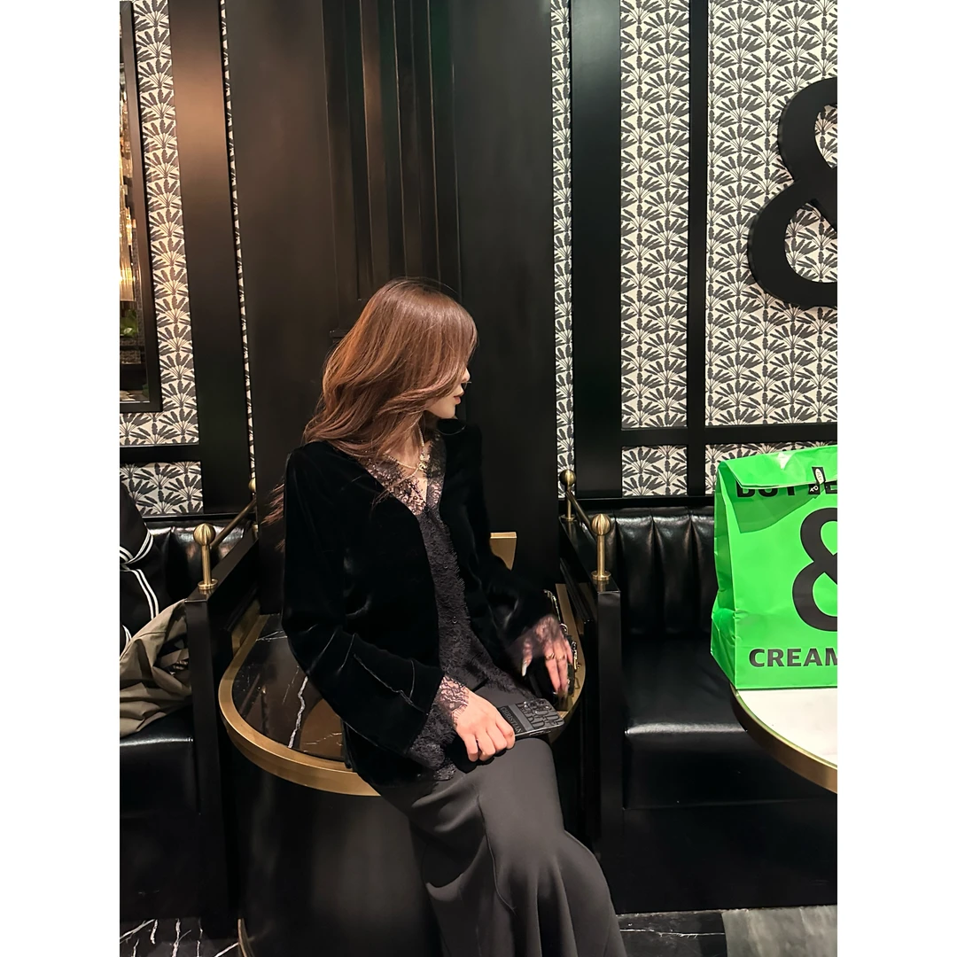 【YANG】早春新款蕾丝拼接丝绒气质设计感长袖女YY-419