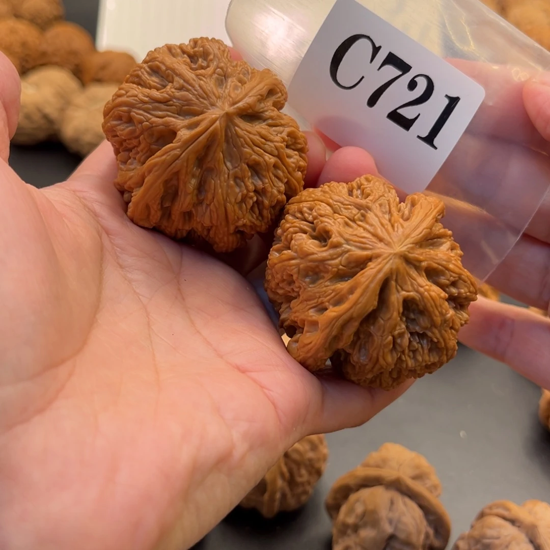 L***r桃核把件粗筋福利48