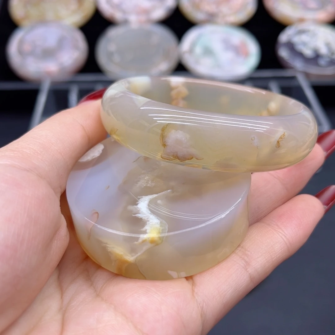 玛瑙/玉髓手镯未镶嵌54