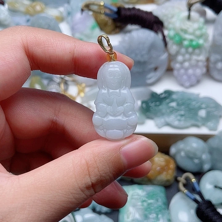 翡翠未镶嵌颈饰翡翠