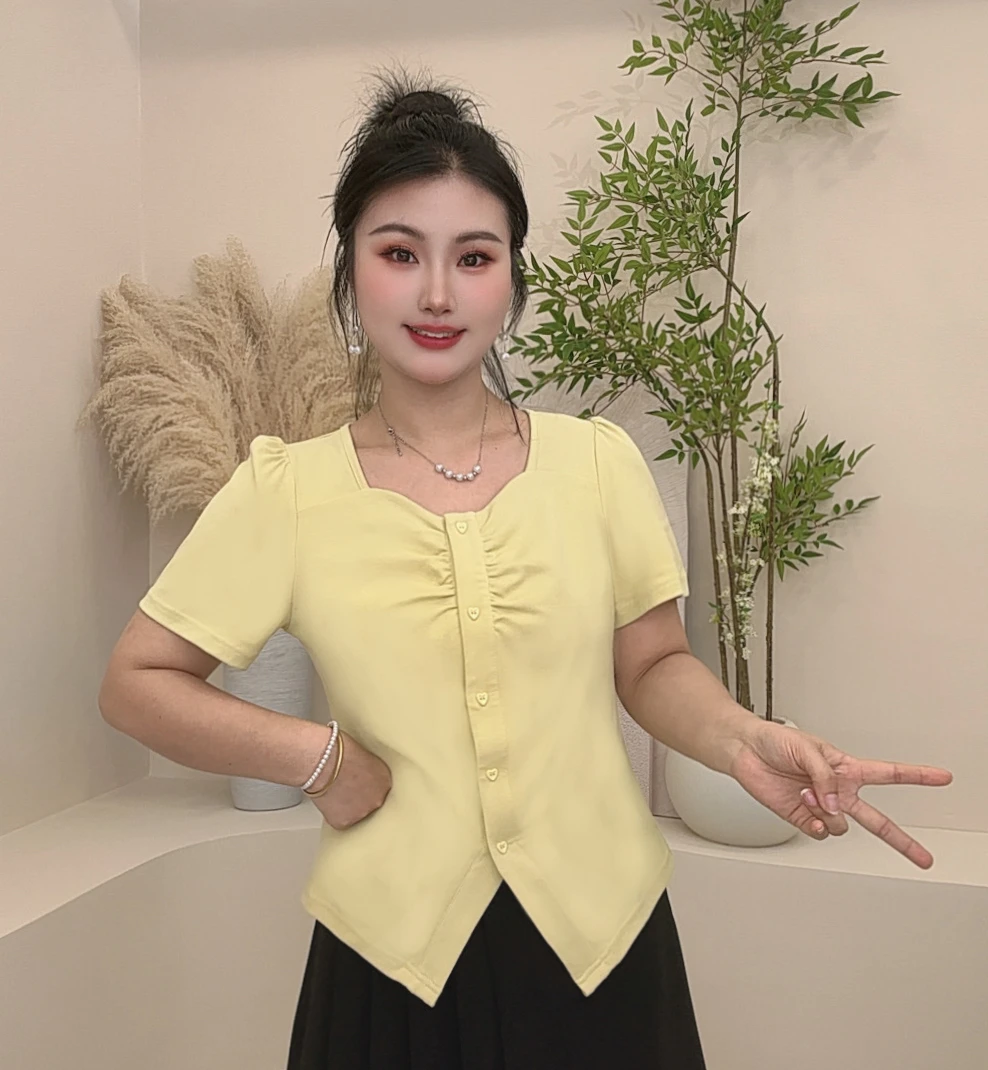 时尚百搭遮肉显瘦上衣法式V领爱心纽扣设计小个子夏季新款