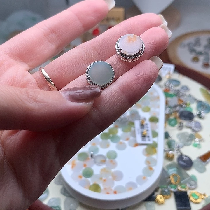 翡翠颈饰未镶嵌柠****吧圆牌潘潘2个