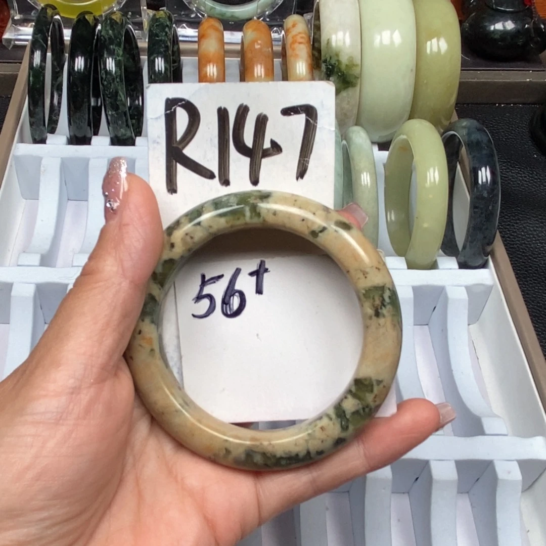 未镶嵌蛇纹石玉手镯