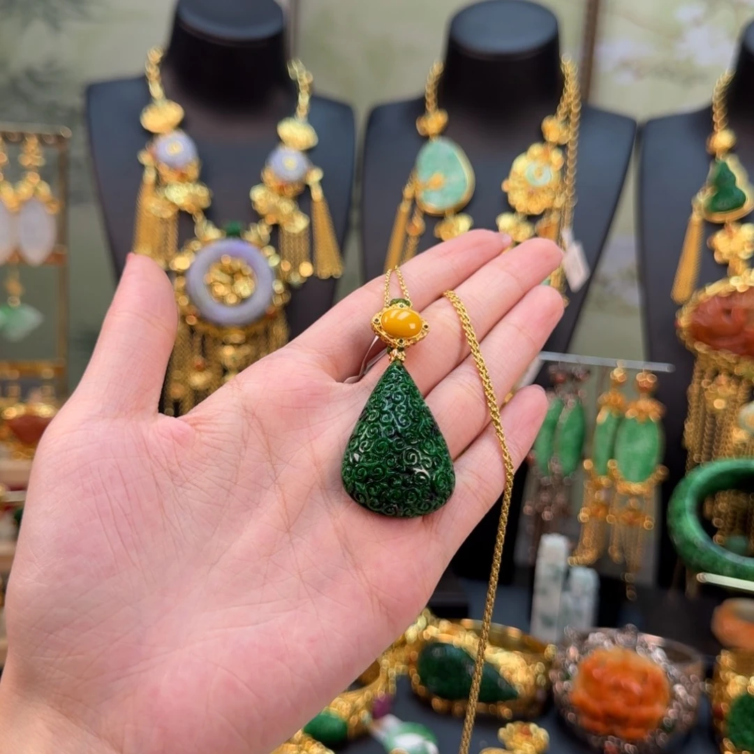 翡翠未镶嵌颈饰福利花青吊坠