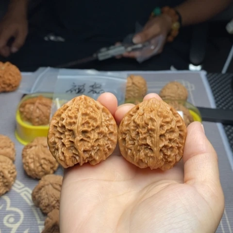 文玩核桃吊坠41野牛